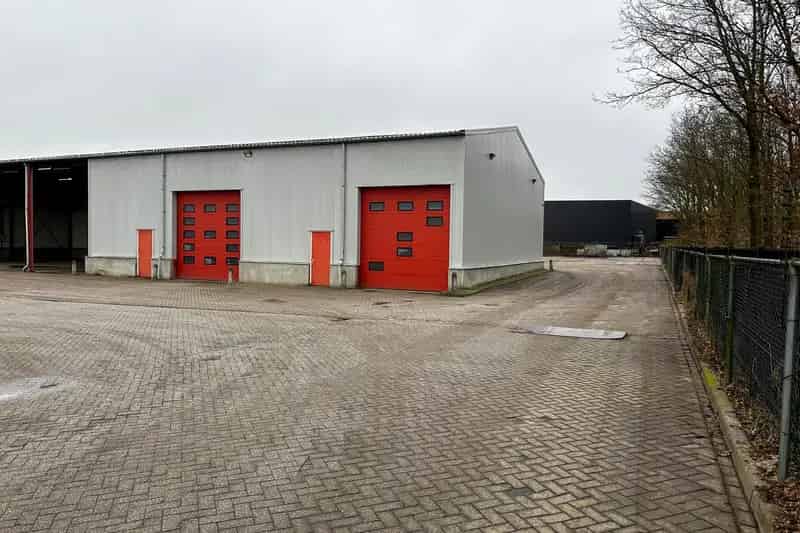 Bedrijfshal te Huur Rhenen 335m2 + Entresol