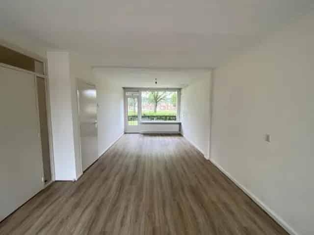 Portiekflat Rotterdam IJsselmonde 65m2 2 kamers