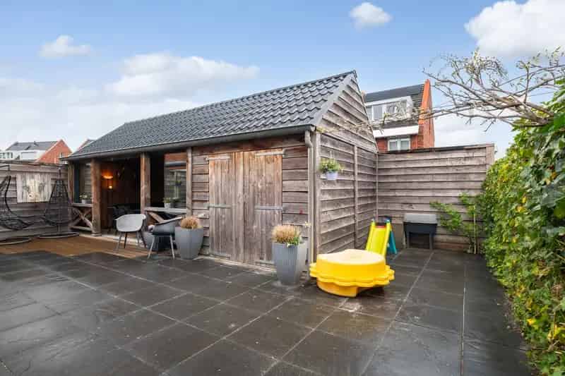 Huis te koop Renswoude: Ruime 2-onder-1-kapwoning met veranda