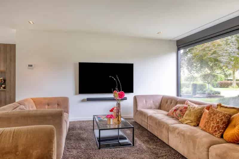 Luxe Bungalow Emmeloord 5 Slaapkamers 2 Badkamers Volledig gerenoveerd