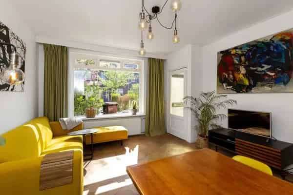 Gemoderniseerde Tussenwoning in Utrecht met 4 slaapkamers