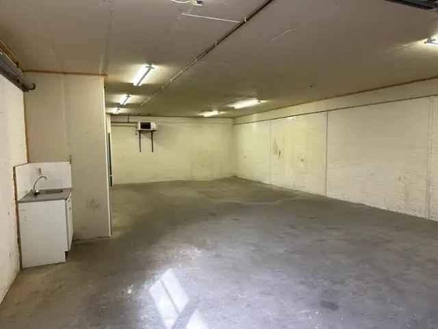 Garagebox Bedrijfsruimte 114m² Nieuw Loosdrecht