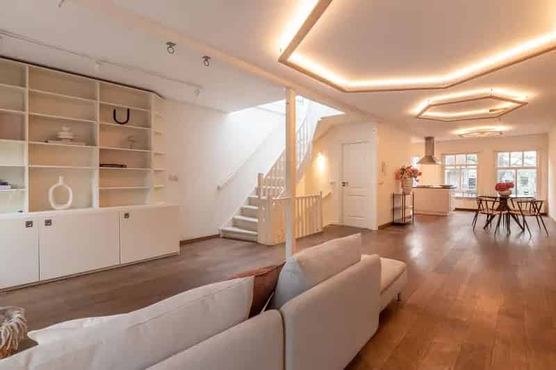 Amsterdam Centrum Appartement 103m	wee slaapkamers  hoge plafonds