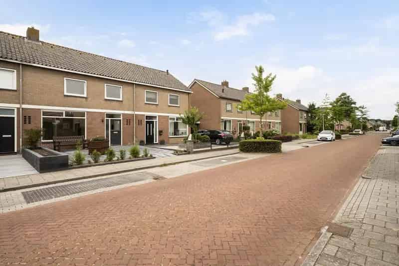 Ruime Tussenwoning Levensloopbestendig 4 Slaapkamers 2 Badkamers
