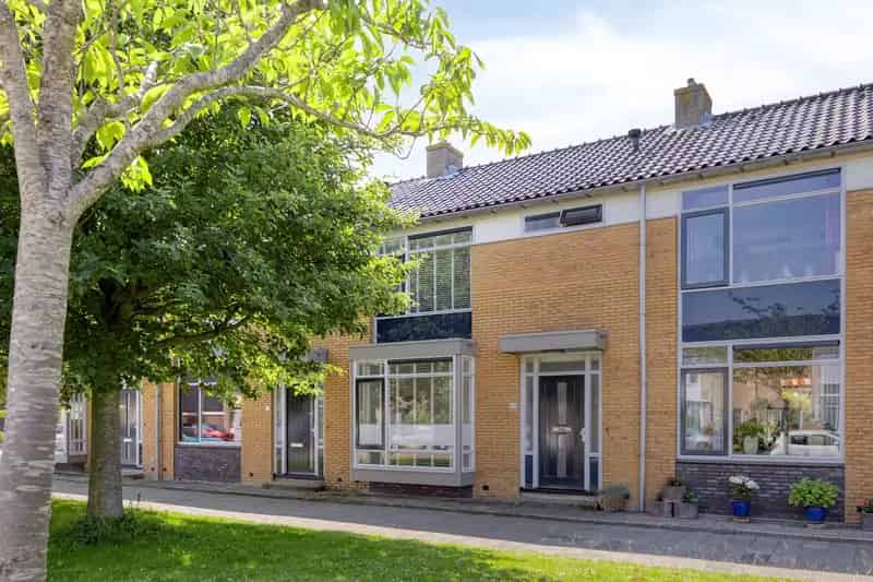 Gezinswoning 3 slaapkamers moderne keuken Ruime slaapzolder Zonnige tuin