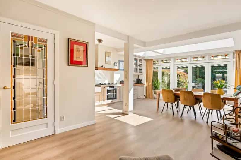 Jaren 30 woning Haarlem 4 slaapkamers moderne badkamer diepe tuin