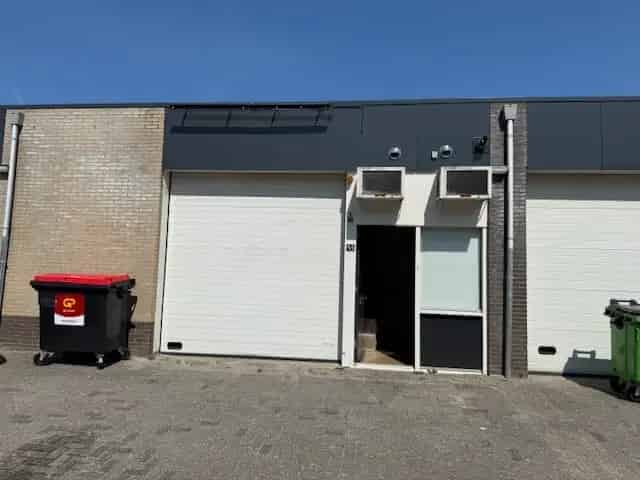 Bedrijfshal te Huur Almere Buiten 77m2