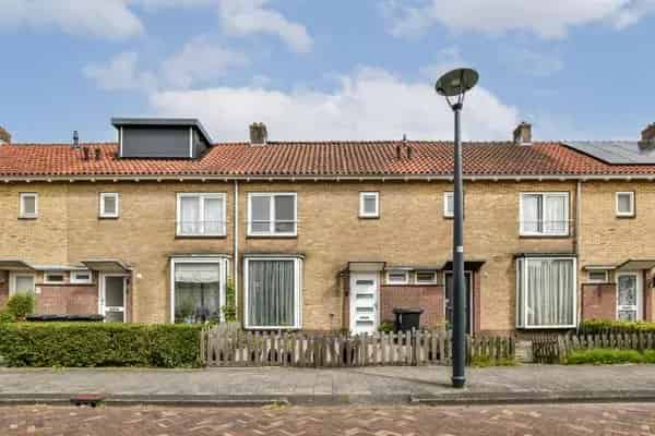 Huis Te Koop , 30, Paulus Emtinckweg, Diemen, Noord-Holland