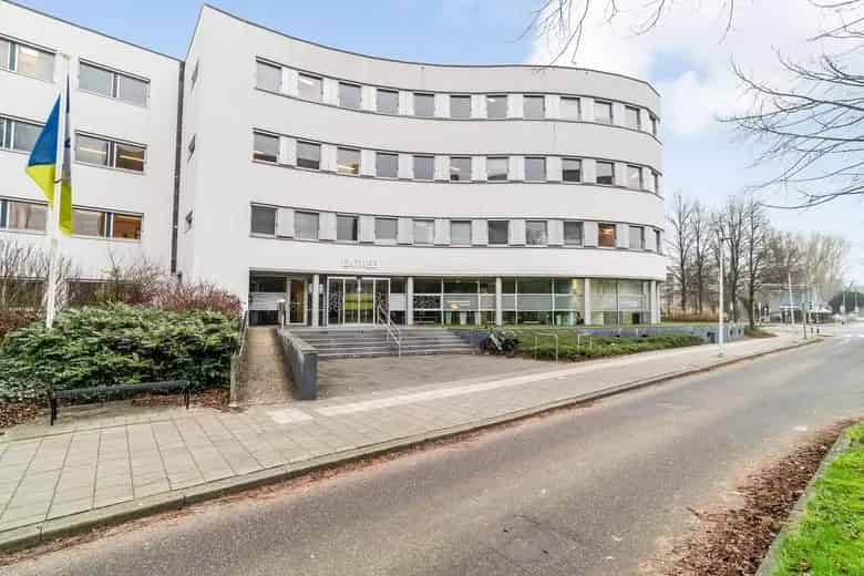 227 m2 Bedrijfsruimte te Huur Den Haag Nabij Station Mariahoeve