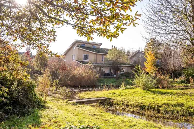 Ecologische Woning Almere: Duurzaam Leven in Rust en Privacy