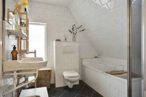 Jaren 30 woning 130m2 438m2 perceel Grote tuin Zonnepanelen Airco