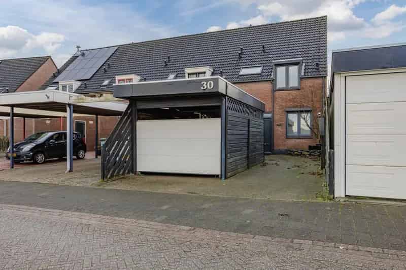 Ruime Hoekwoning met 4 Slaapkamers en Garage te Cuijk