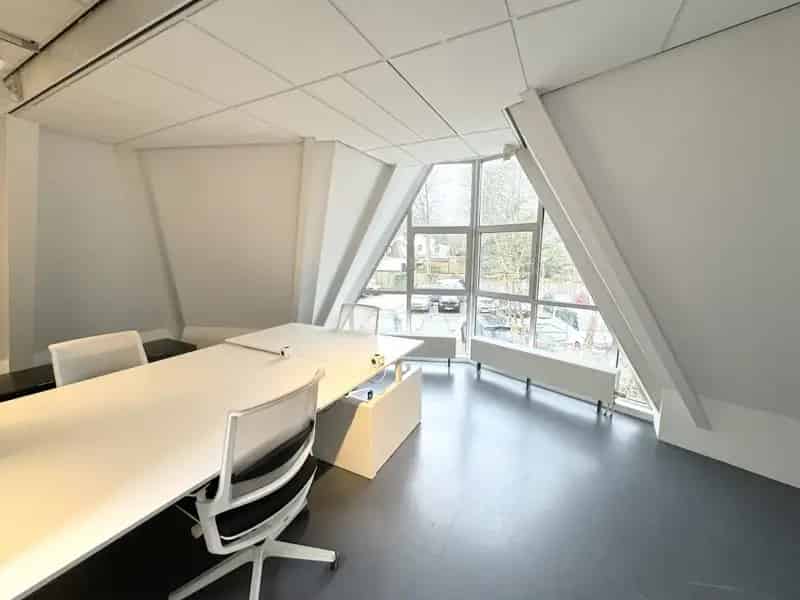 Kantoorruimte te huur Bergen Centrum 95m2 inclusief inventaris