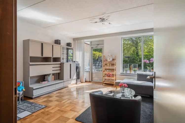 Huis te koop Naaldwijk 4 slaapkamers tuin aan vaarwater