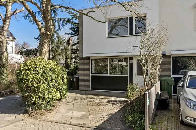 Huis te koop Leiden Stan Kentonstraat: 3 slaapkamers, tuin, 93m2