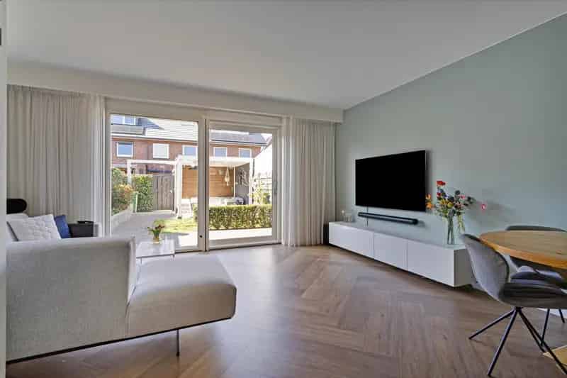 Moderne Tussenwoning Veenendaal 4 slaapkamers zonnige tuin