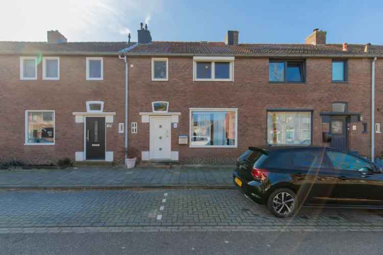 Huis Te Koop in 20, Henri Jonasstraat, Sittard, Limburg