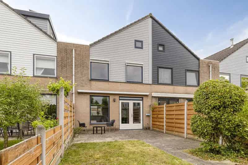 Instapklare gezinswoning Almere 4 slaapkamers luxe keuken energielabel A