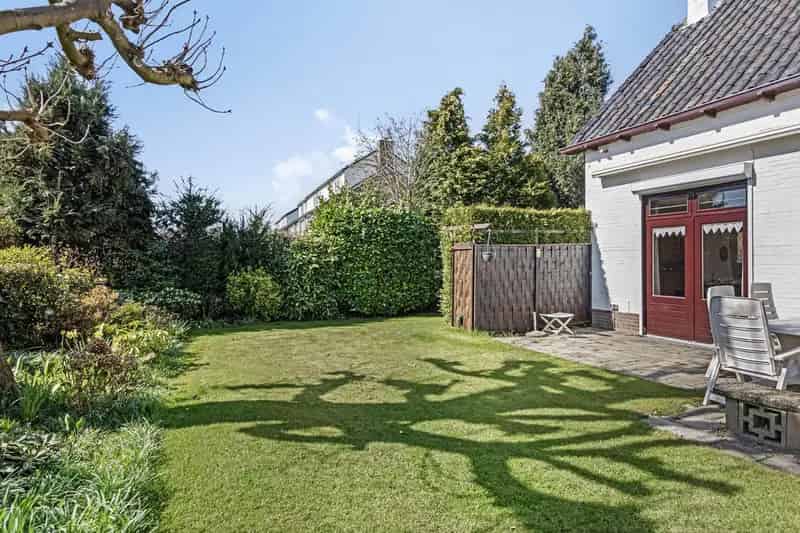 2 Onder 1 Kapwoning Zetten Ruim Perceel Tuin Garage