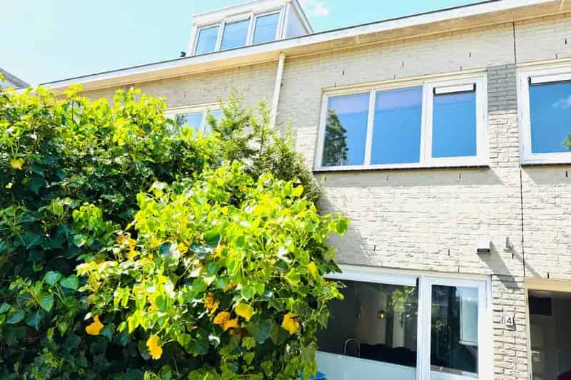 Ruime 6-kamer woning te koop in Amstelveen Westwijk