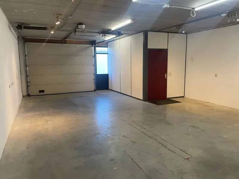 Bedrijfsunit te Oss 158m2 Magazijn Kantoor