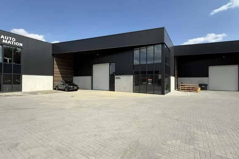 695 m2 Bedrijfsruimte te Huur Weert