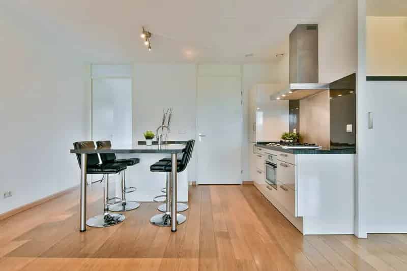 Ruim 3-kamerappartement Vijfhuizen  Balkon Parkeerplaats