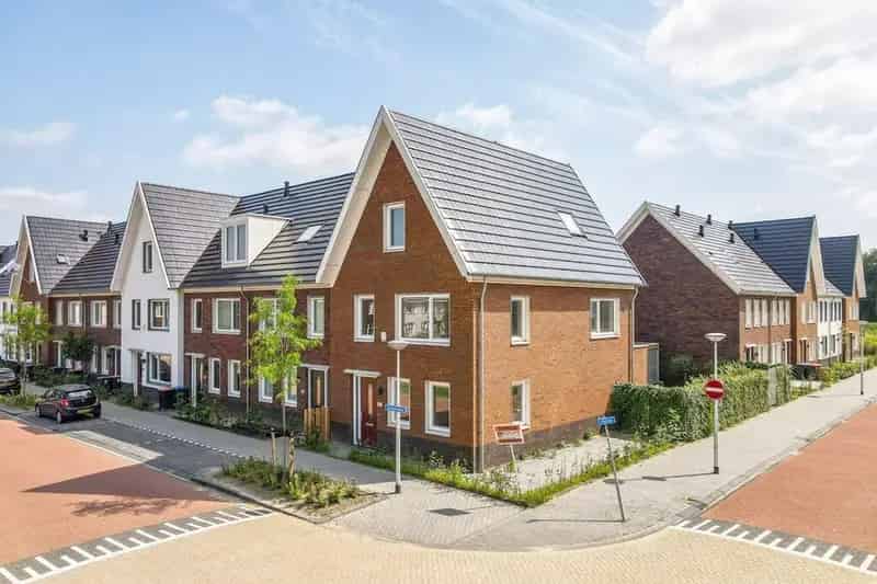 Ruime gezinswoning Uithoorn 4 slaapkamers 2 badkamers