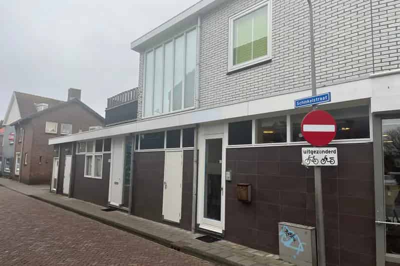 Bedrijfshal te huur Egmond aan Zee 87m2  Kluisruimte Bankgebouw