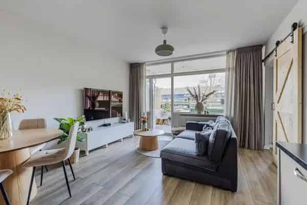Modern Appartement 2 Slaapkamers Ruim Balkon Nabij Winkels