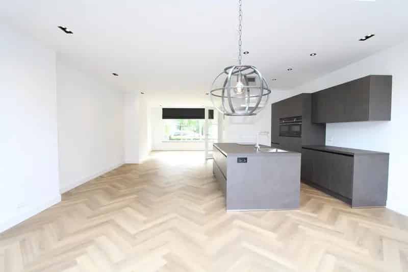 5 Slaapkamer Gerenoveerde Huis 150m2  Amstelveen