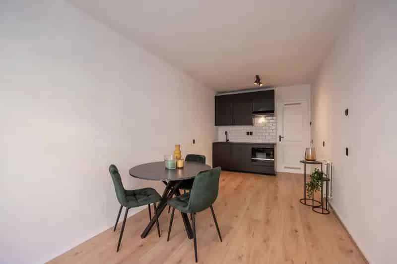 Appartement te koop Schiedam 53m² gerenoveerd 2 slaapkamers tuin