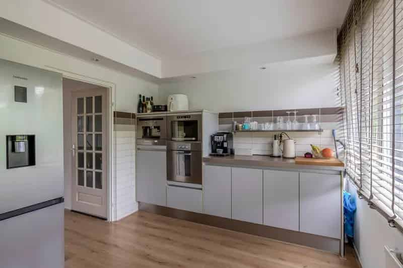 Drive in woning Rotterdam Ommoord 4 slaapkamers garage tuin