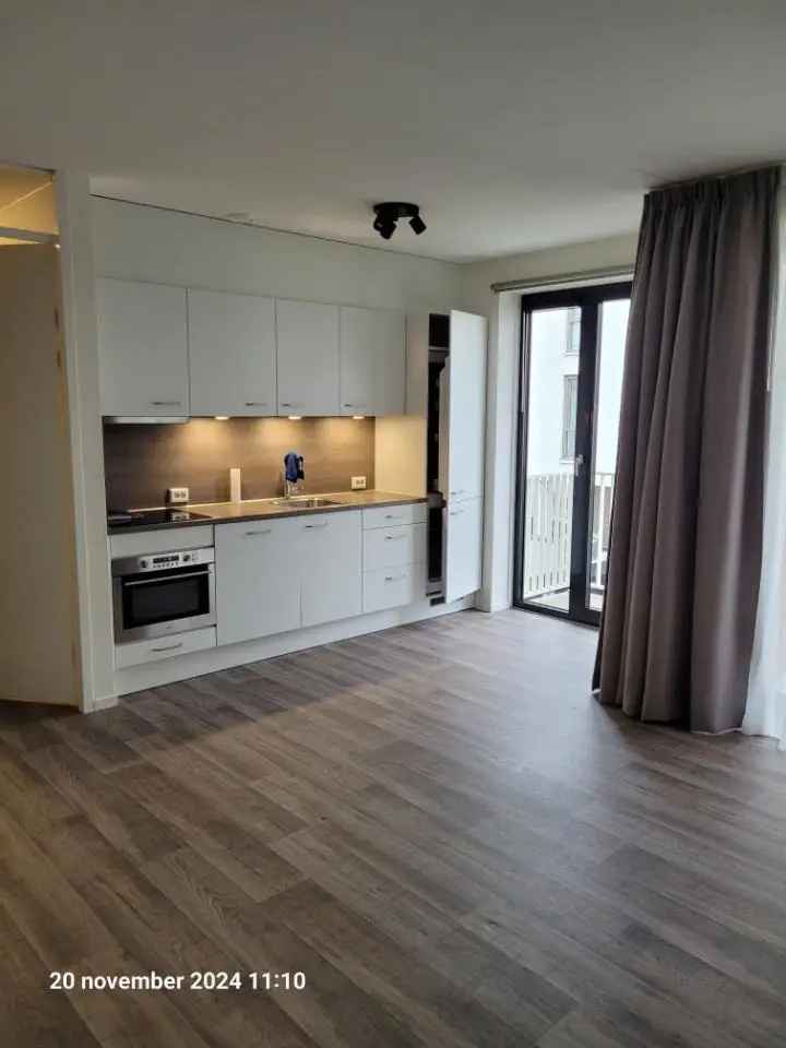 Gestoffeerd 3 Kamer Appartement 1e Etage Balkon Zuid