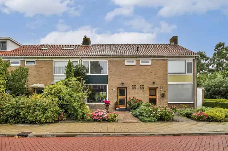 5-kamerwoning Ouderkerk aan de Amstel: Ruime tuin, moderne keuken