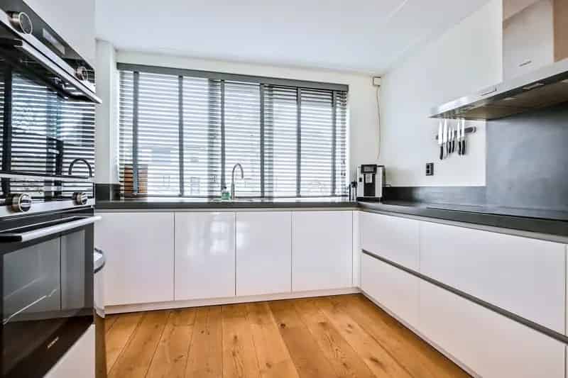 Huis te koop Almere Muziekwijk 3 slaapkamers moderne keuken tuin