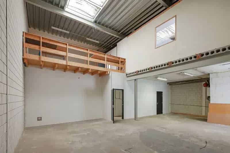 Bedrijfshal te Koop Amsterdam 144m2 Kantoorruimte