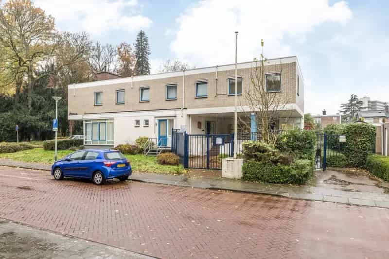 Kantoor Brunssum 900m2 te koop  Twee Verdiepingen Kelderopslag