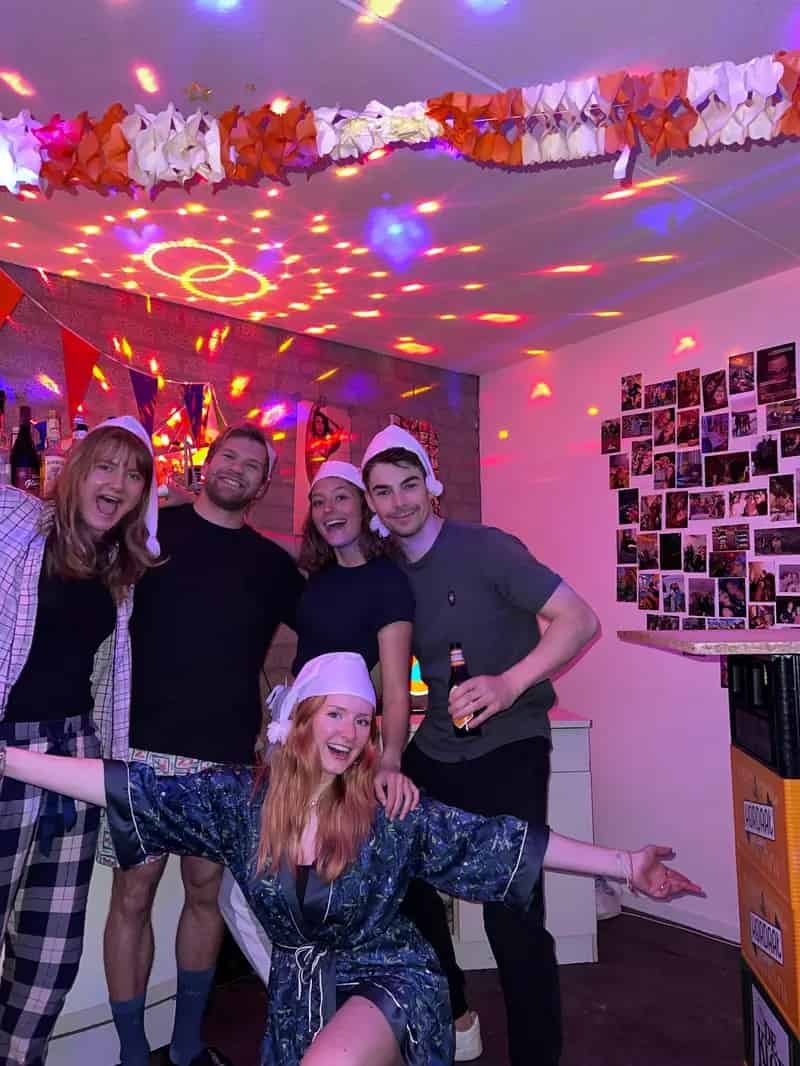 Huize Penthouse Enschede: Ruime kamer met badkamer voor studente