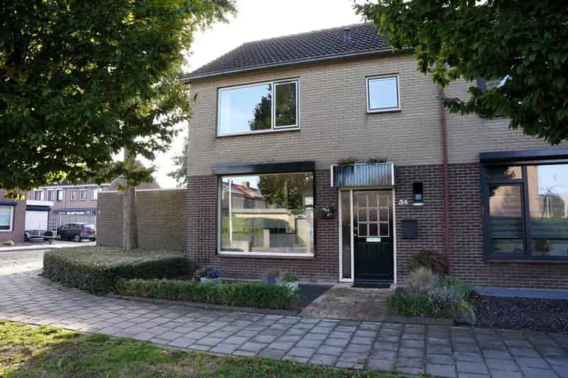 Gerenoveerde Hoekwoning Oostburg 4 slaapkamers Garage Tuin