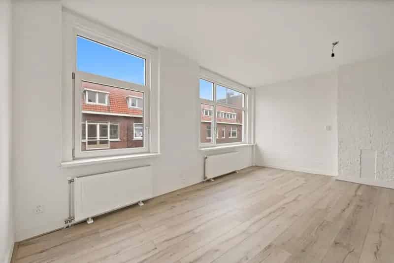 Gemoderniseerde bovenwoning 3 slaapkamers Rotterdam
