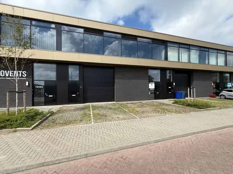 Bedrijfshal te huur 's-Gravenzande - Moderne ruimte met kantoor
