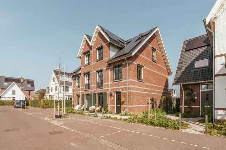 Luxe gezinswoning Weesp 4 slaapkamers 2 badkamers