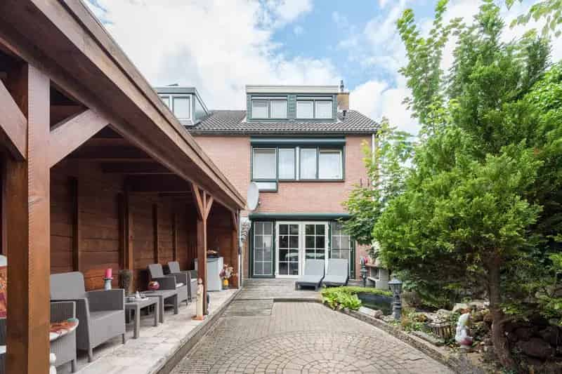 Ruime Eindwoning 4 Slaapkamers Groenhof Almere