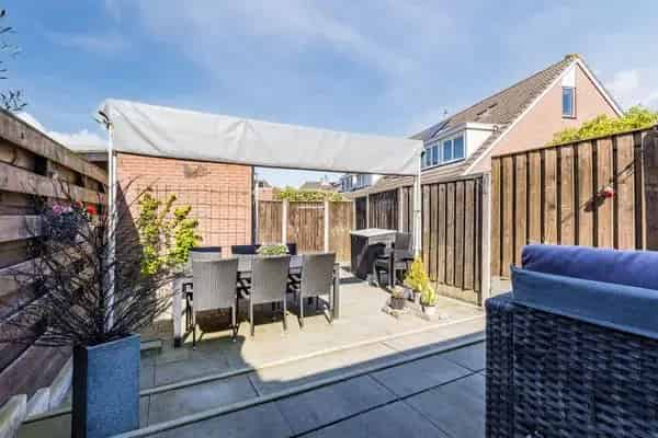 Gezinswoning 3 slaapkamers groenplantsoen garage kindvriendelijk