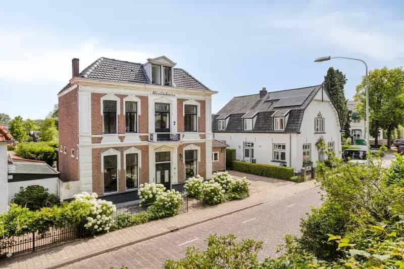 Statig monumentale villa Mariënhuize te Beek