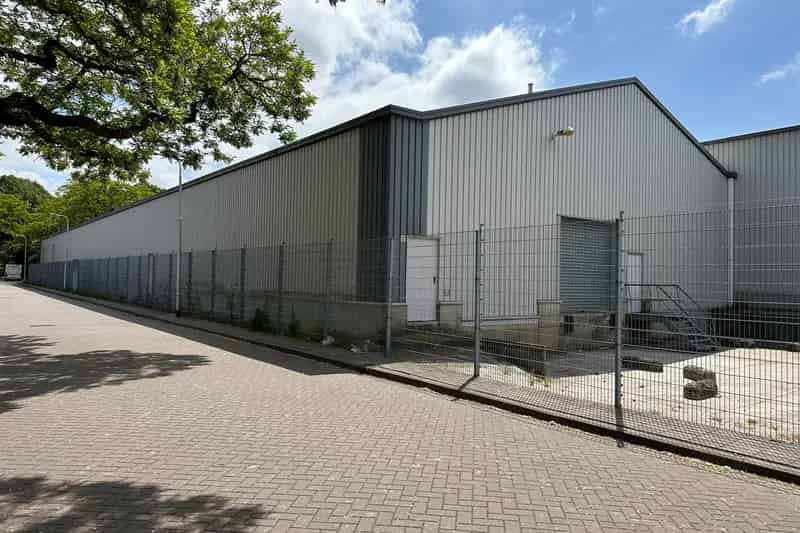 Bedrijfshal Tilburg 1224m² te huur