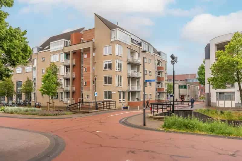 Top appartement in centrum met eigen parkeerplaats