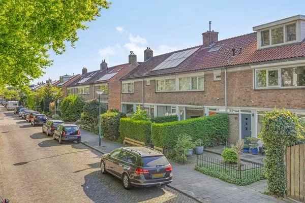 Ruime Eindwoning Oegstgeest 4 Slaapkamers Moderne Keuken Zonnige Tuin