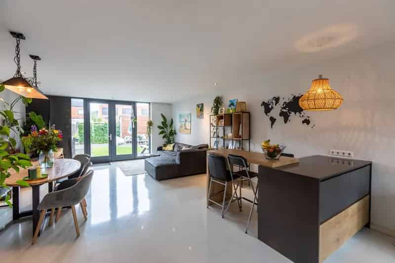 Moderne 5-kamer woning RijswijkBuiten: Gasloos, Energiezuinig, Tuin, Parkeerplaatsen